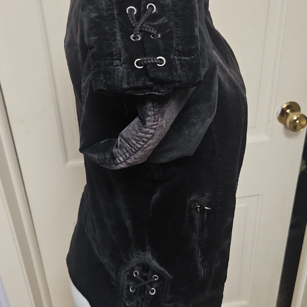 Free Peopke Black Velvet Jacket - Picture 5 of 14